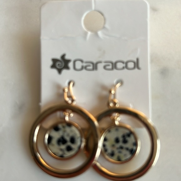 Caracol Matching Jewelry Set with Natural Stones: Bracelets, Earrings, Necklace - Picture 5 of 8